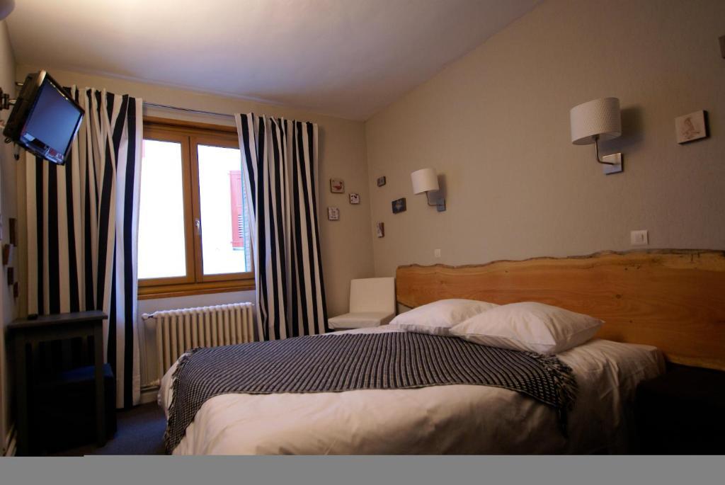 Hotel De La Placette Barcelonnette Dış mekan fotoğraf