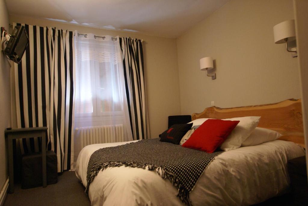 Hotel De La Placette Barcelonnette Oda fotoğraf